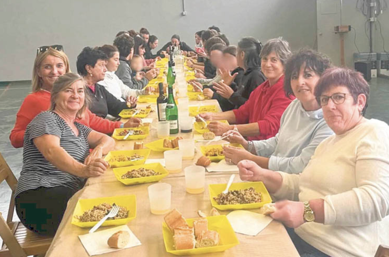 Tertulia feminista, ipuin saioa eta 'Antxitxiketan' proba, saretzen jarraitzeko