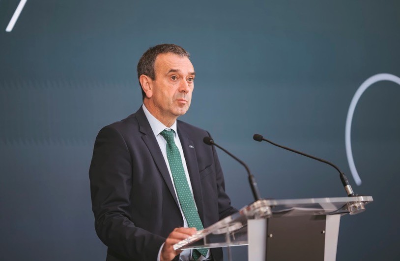 Vicente Atxak abenduan emango dio amaiera Mondragon Unibertsitateko errektore ibilbideari