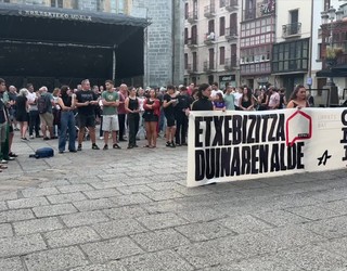 Etxebizitza duinaren aldeko mobilizazioak egiten ari dira aste honetan Debagoienean