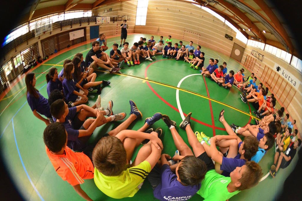 Mondrateren campusa, harrobia lantzeko tresna