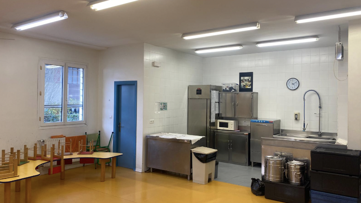 Herriko eskolako sukaldeari "ezezkoa" eman izana salatu du Udalak