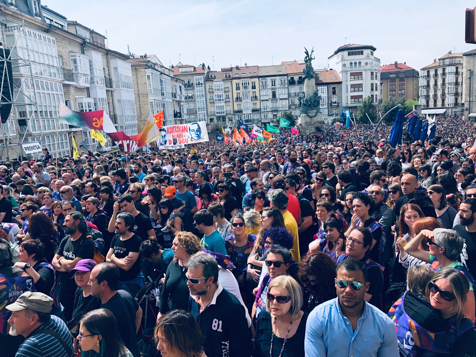 Ongietorri, eta agur, jendetsua Gasteizen 21. Korrikari