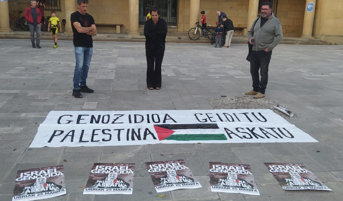 Autobusa Palestinaren alde zapatuan Arrasaten egitekoa den manifestaziorako