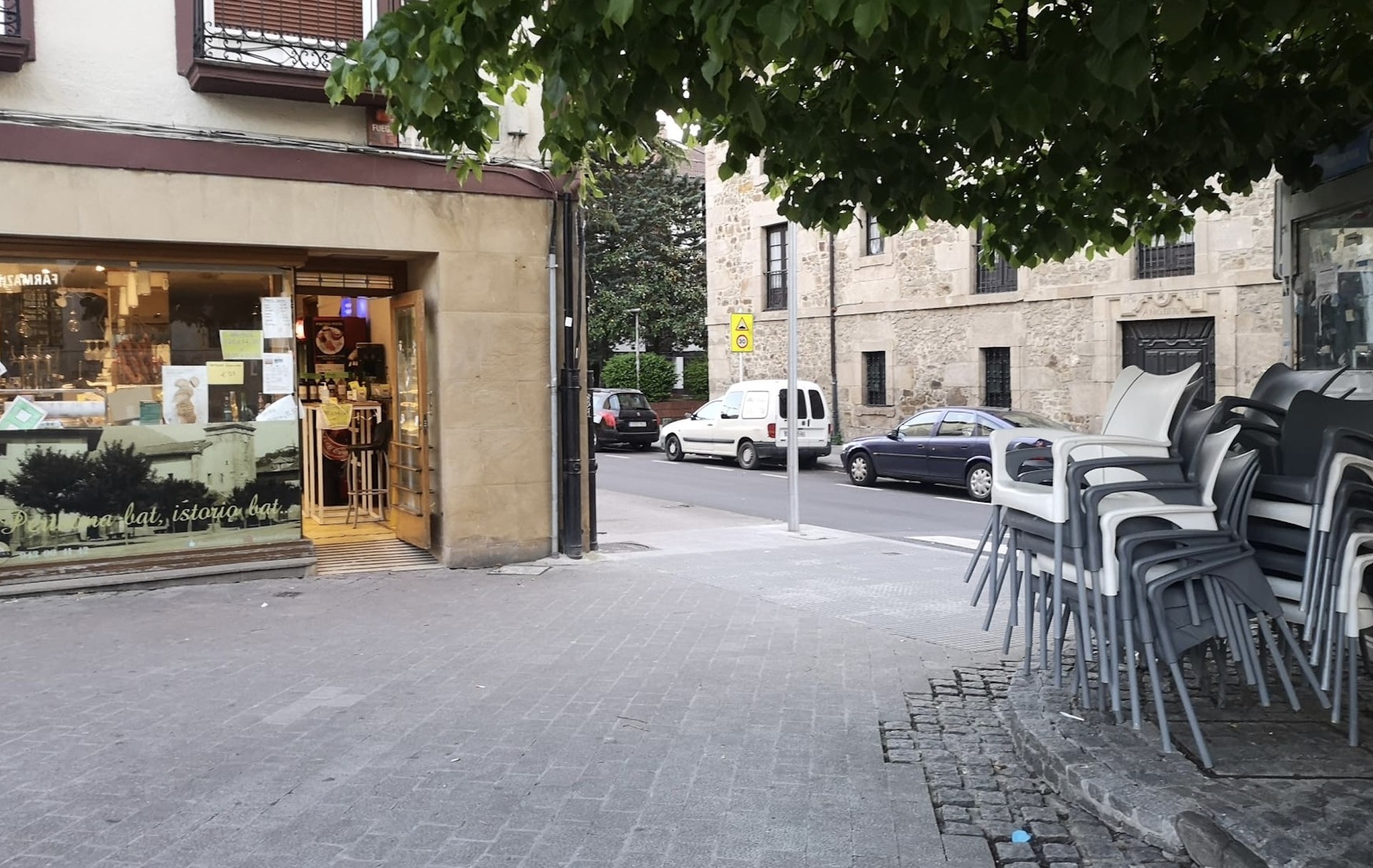 Terrazen ordenantza egiteko ekarpenak aztertzen dabil Udala