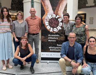 'Karanketan' izena hartu duen Arrasateko Elikadura Mahaia aurkeztu dute