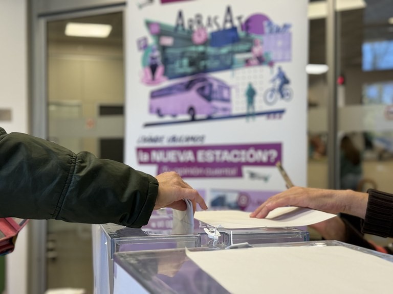 Herritarrak hasi dira autobus geltokiaren kokapenari buruz botatzen