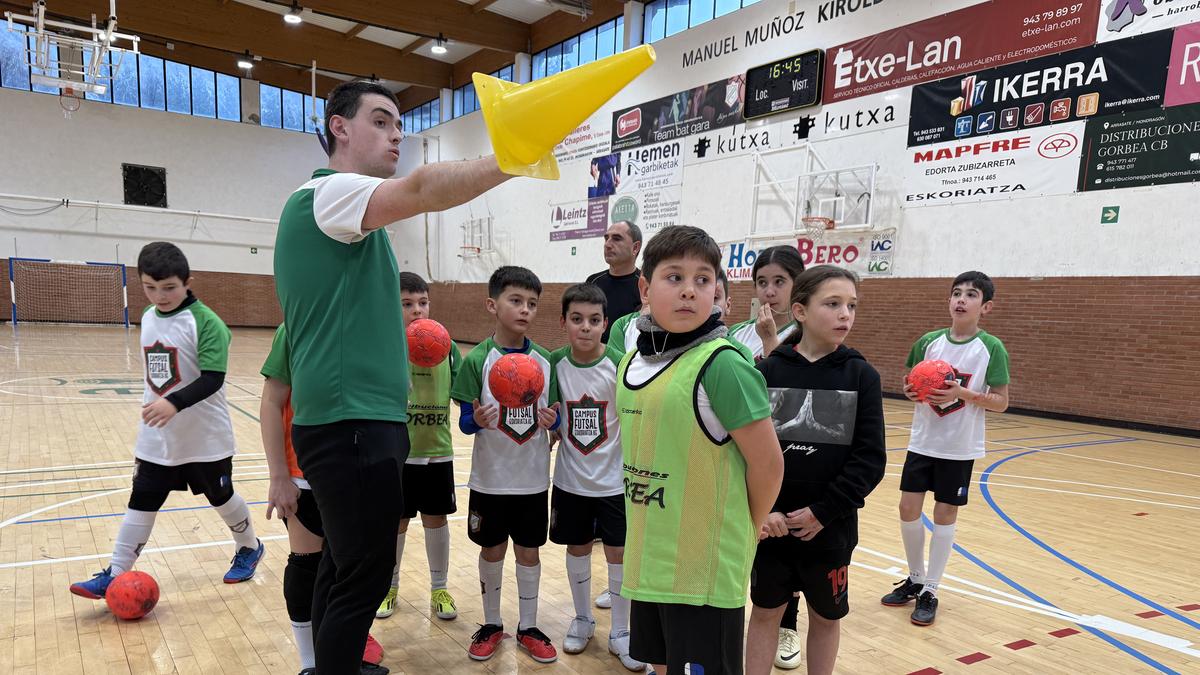 Debagoiena Futsal kanpuseko izenematea zabalik dago