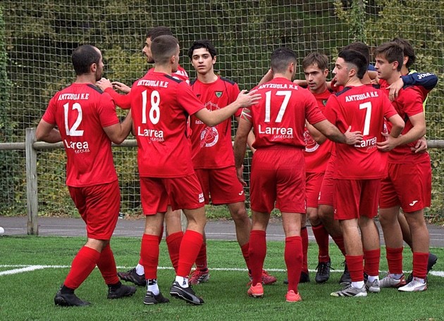 Zoramena Eztalan: Antzuolak 13-0 irabazi dio Zarautzi