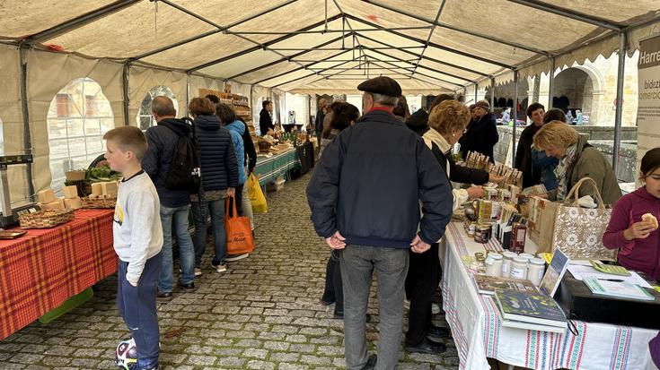 Produktu ekologiko ugari aukeratzeko, Lorabarri azokan