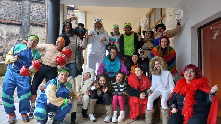 Euriak Aratuste-zapatua baldintzatu arren, frontoian eta elkartean giro ederra izan da