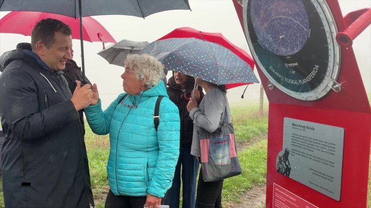 Manu Arregiren izena, Itxumendiko totemean betiko iltzatua