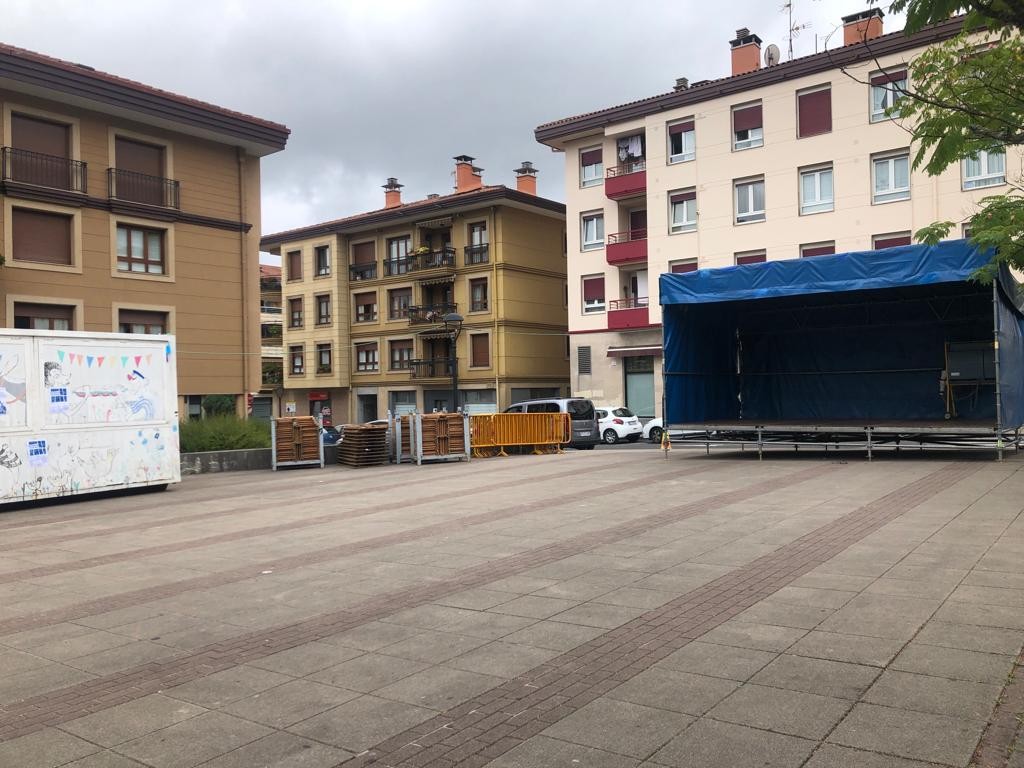 Bidebarrietako jaiek eta 'Kalean' egitasmoak bat egingo dute