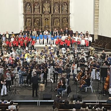 Bergarako musika eskolako ikasleak