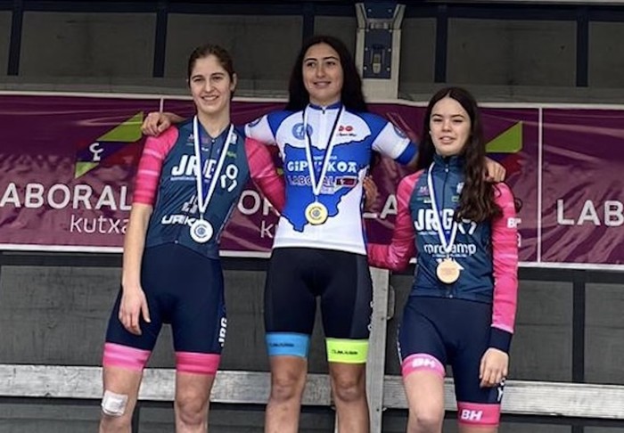 Katixa Navarro, Aimar Irizar eta Unai Cueva, Gipuzkoako txapeldunak ziklo-krosean