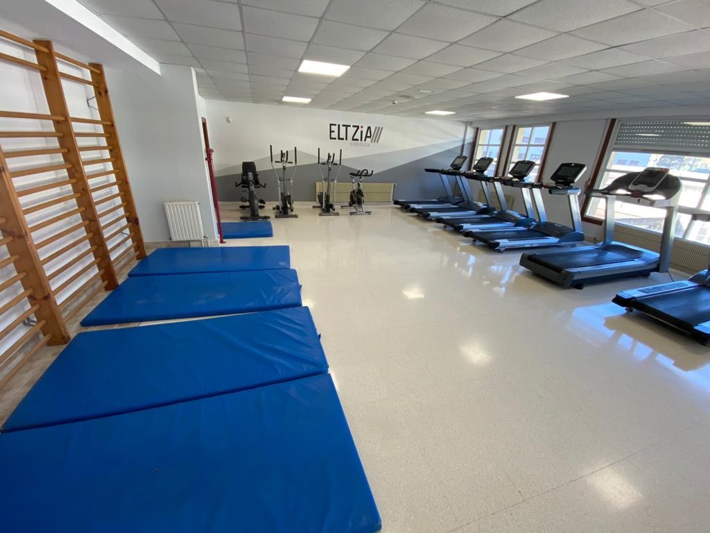 Gaur zabalduko dute Eltziako gimnasioa