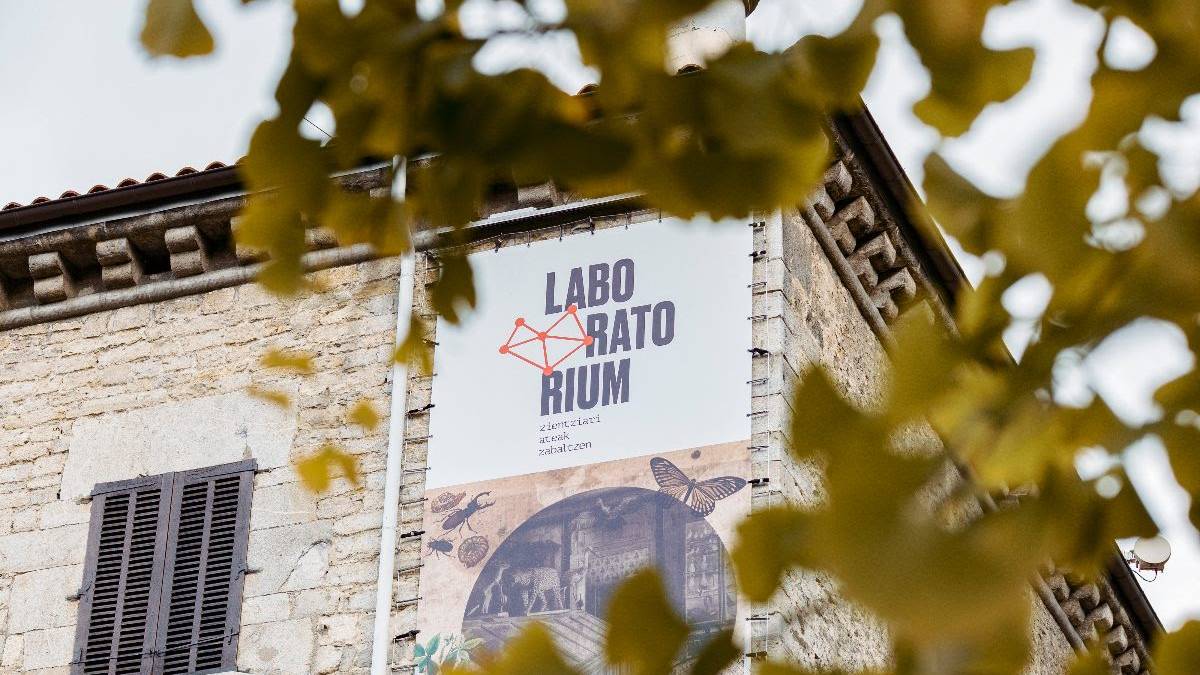 Laboratoriumek bisita gidatuen eskaintza indartuko du abuztuan