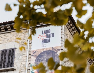 Laboratoriumek bisita gidatuen eskaintza indartuko du abuztuan