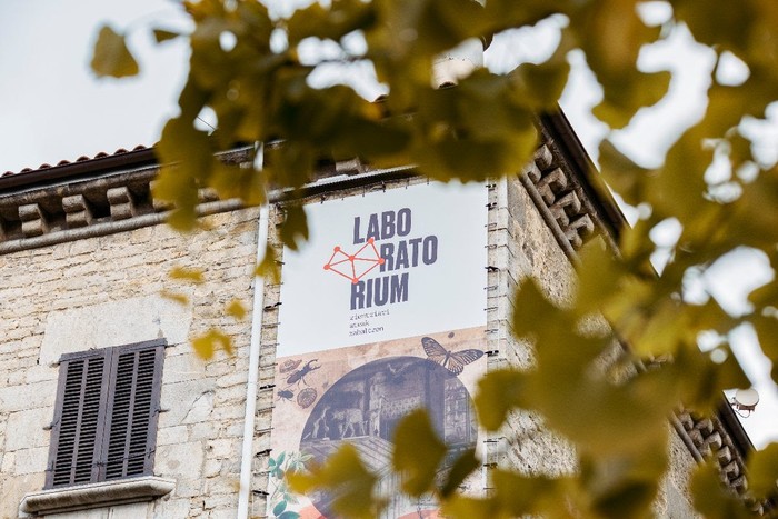 Laboratoriumek bisita gidatuen eskaintza indartuko du abuztuan