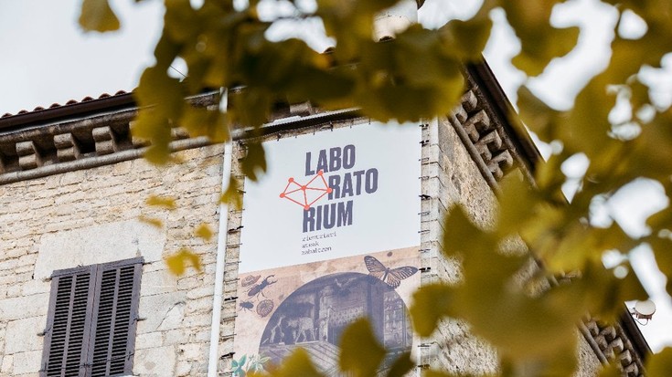 Laboratoriumek bisita gidatuen eskaintza indartuko du abuztuan