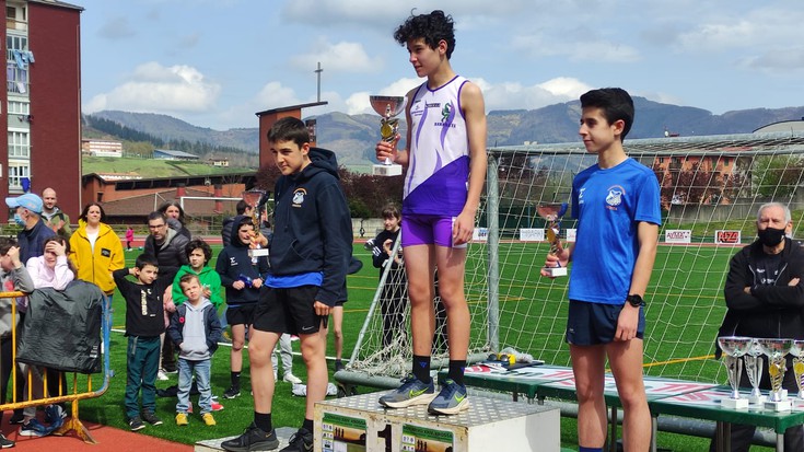 Lander Lanzos izan da Goierri Garaiko krosean infantil mailako bizkorrena