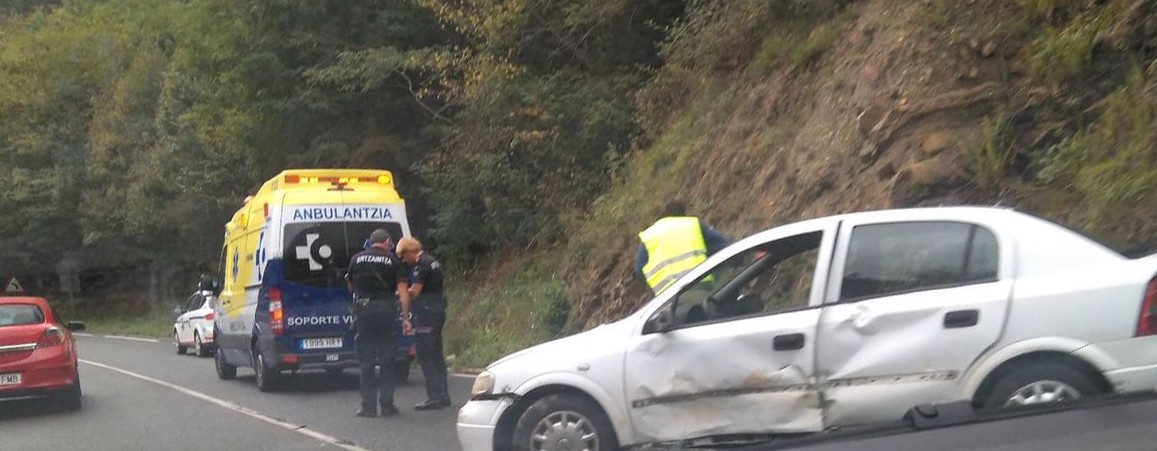 Euriak hainbat istripu eragin ditu, Oñatin eta AP-1 autobidean besteak beste