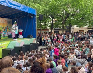 Ikas-komunitatearekin batera ospatu dute Debagoieneko Euskal Eskola Publikoaren jaia