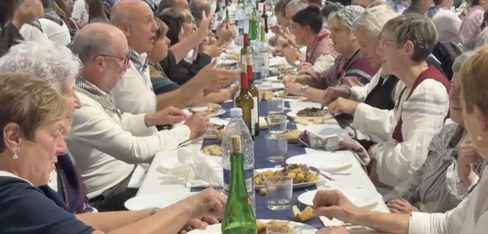 Astelehen eguerdian jarriko dituzte salgai Herri Eguneko bazkarirako txartelak