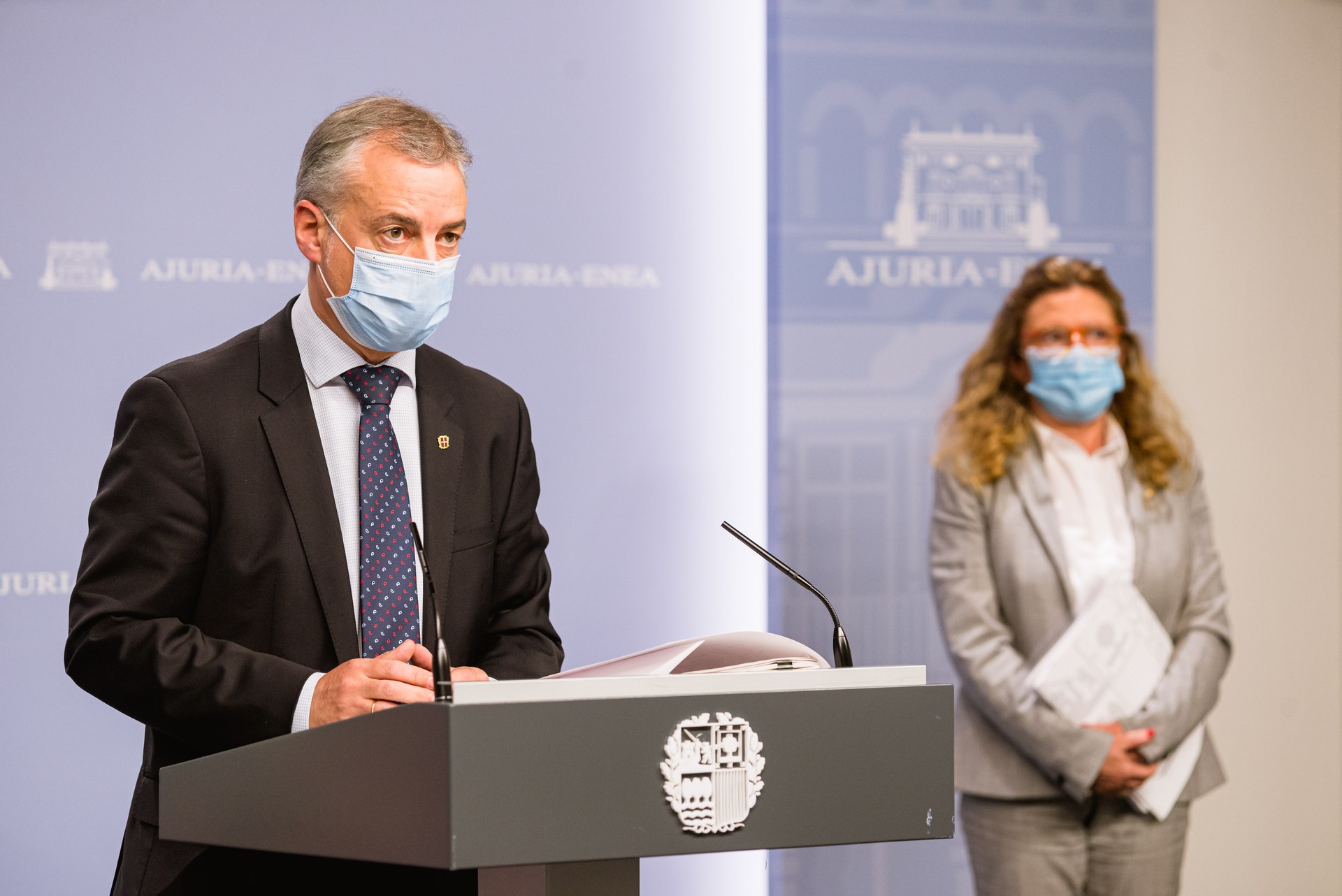 Ostalaritza itxi eta 22:00etara aurreratu du etxeratze agindua Jaurlaritzak