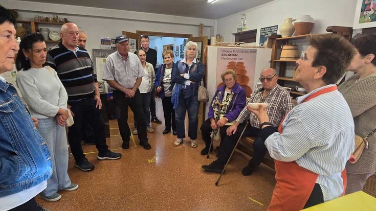 Ollerietako Euskal Buztingintzaren Museoa bisitatu dute jubilatuek