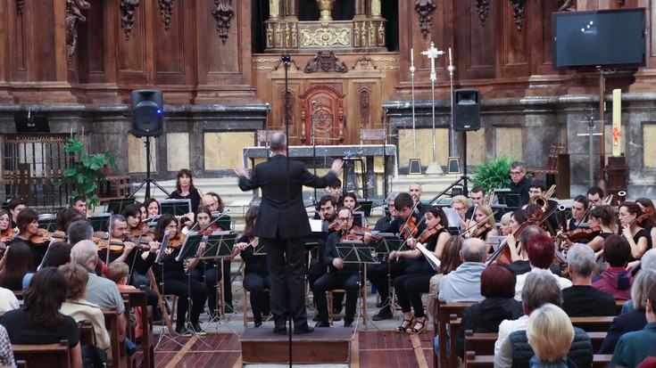 Bergarako Orkestra Sinfonikoaren kontzertua Santa Marinan egin dute, euri arriskuagatik