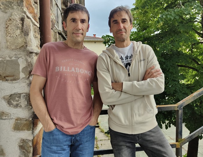 Rock alternatibo doinuekin jantzitako Dear Flakutxo taldearen kantu berriak, sarean