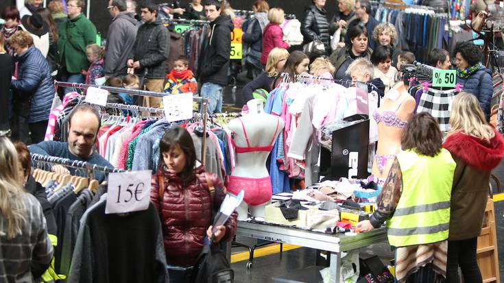 Bedelkarrekoak gustura beherapenen azokarekin, goizarekin, batez ere