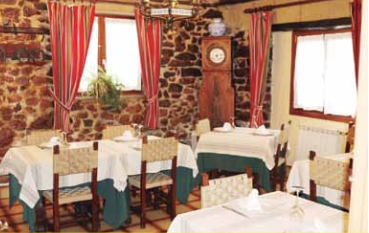 Uxarte jatetxean bi lagunendako otordua