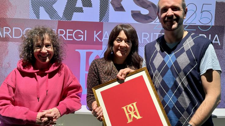 Albistegia: 2025-11-27