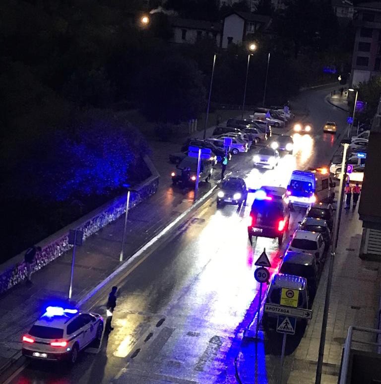 Auto batek emakume bat harrapatu du San Pedro auzoan