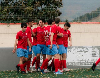 Lehenengo itzuliko inertzia baliatuta, igoeraren bila doa Aloña Mendi