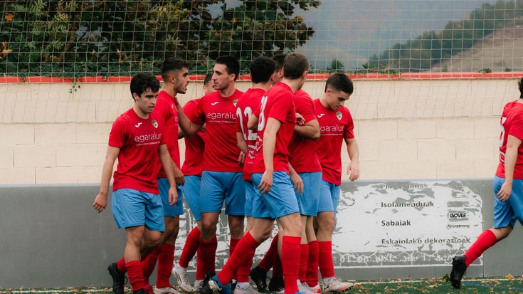 Lehenengo itzuliko inertzia baliatuta, igoeraren bila doa Aloña Mendi