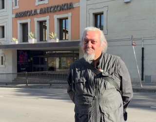 Fernando Larrañaga: "Elorrio herri lasaia eta polita da; plazan bertan lau jauregi ikus daitezke"