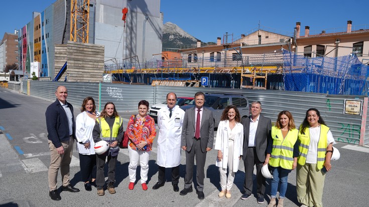 Osasun sailburu Alberto Martinezek 2027ko martxorako iragarri du ospitaleko eraikin berriaren irekiera