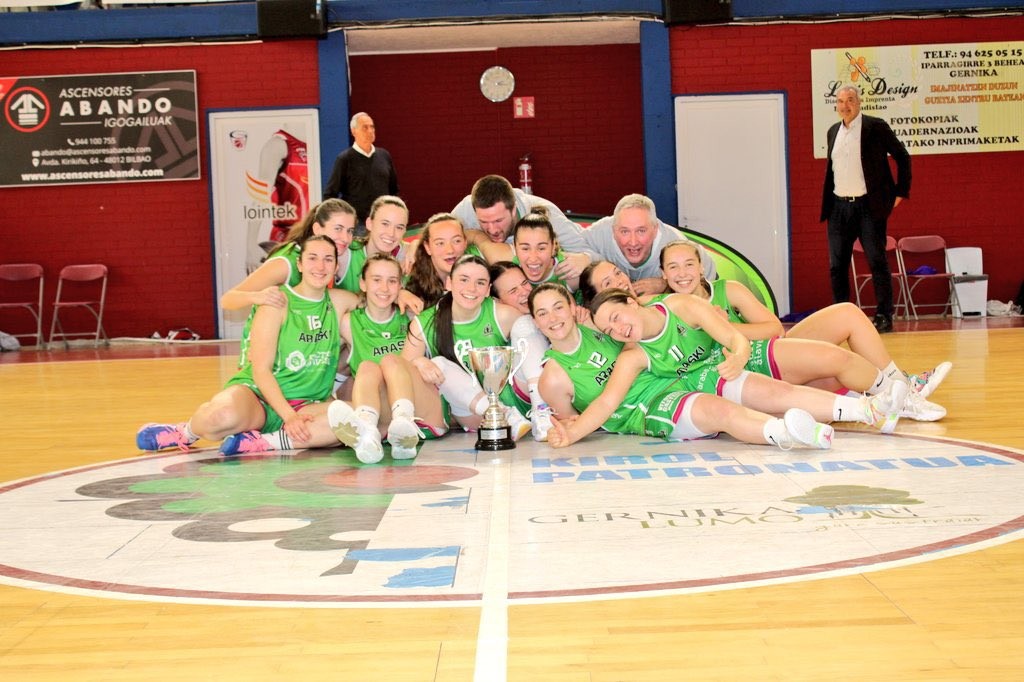 June Guenetxea eta June Carmonak Euskadiko Junior Liga irabazi dute