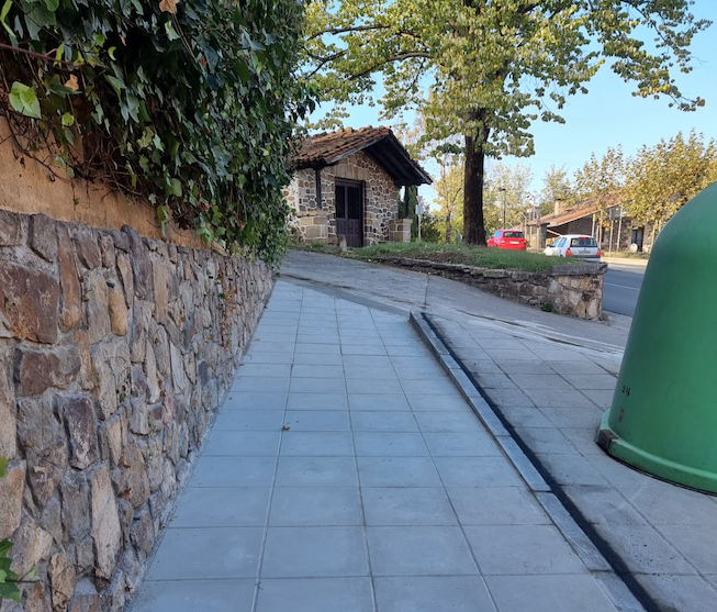 Irisgarritasun lanak egin ditu Udal brigadak San Juan kalean