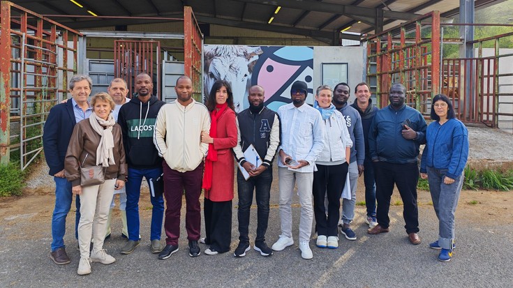 Zubillagako hiltegira bisita, elikagaien seguratsuna indartzeko lankidetzan