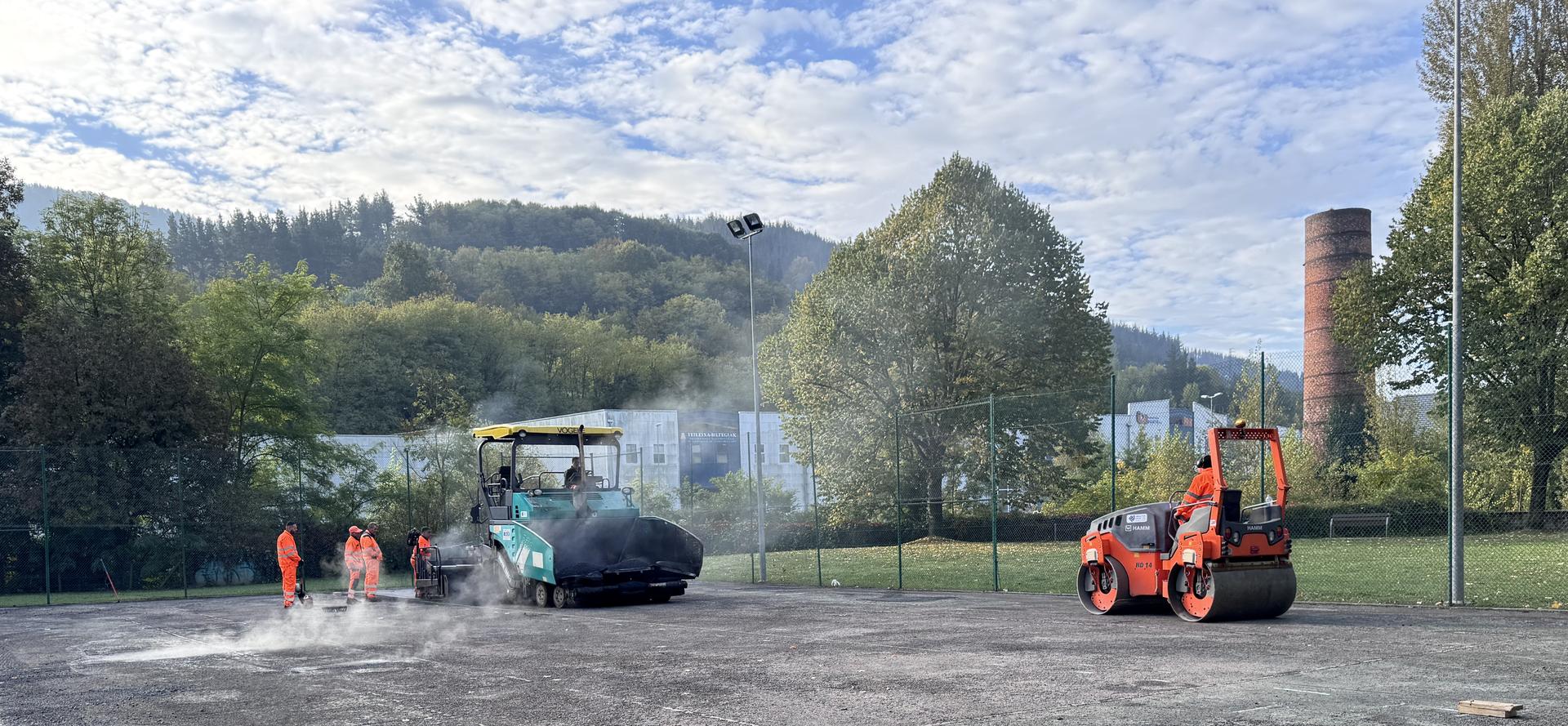 Labegaraietako tenis pistako zorua berritu dute