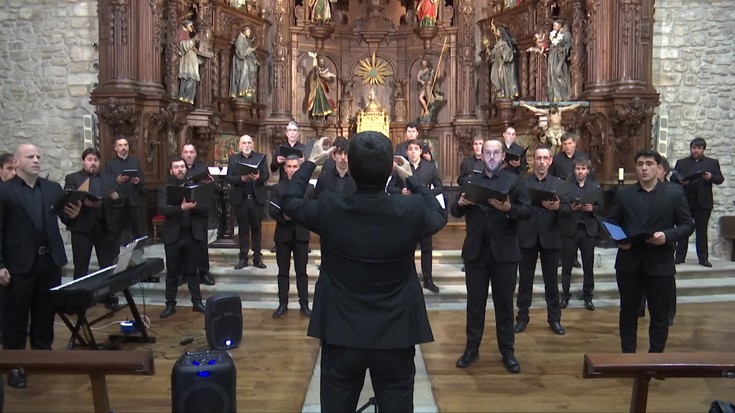 Suhar abesbatzak doinu erlijiosoak eta afrikarrak eskaini ditu Oñatin