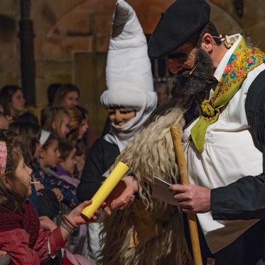 Olentzeroren eta Mari Domingiren jaitsiera