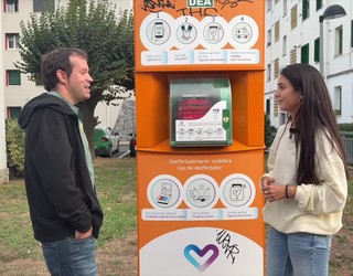 Erreskatatzaile sarea, desfibriladorea erabiltzen ikasteko