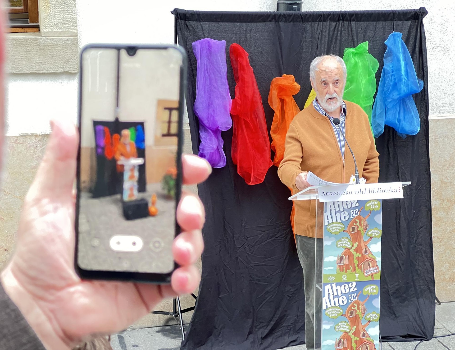 Juan Kruz Igerabide Sarasolaren idatzia: 'Tradiziotik'