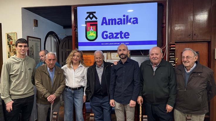 Mende erdia bete izana jai giroan ospatu du Arrasateko Amaika Gazte elkarteak