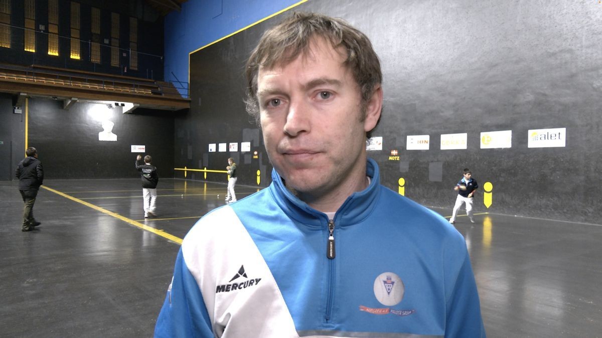 Julen Aranburu: "Klub moduan lehentasuna ematen diogu Herriartekoari; herria ordezkatzen ari gara"