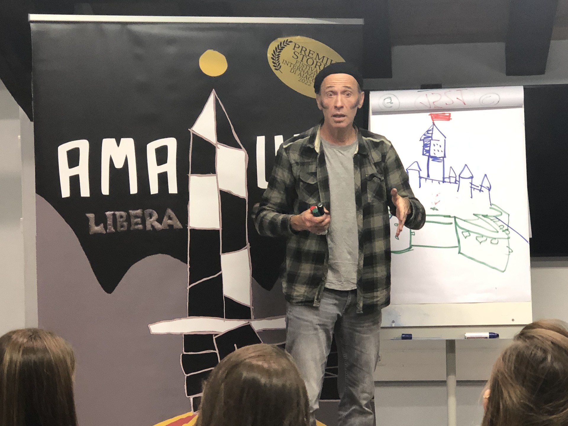 Asisko Urmenetaren 'Amaiur! Libera State' komikiaren azalpenekin hasi dute Ttak Eguna